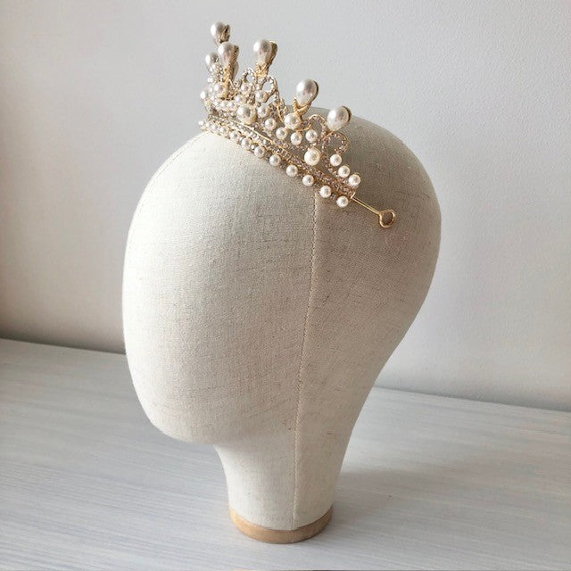 Tiara Pearl with diamantes on gold setting MHB21