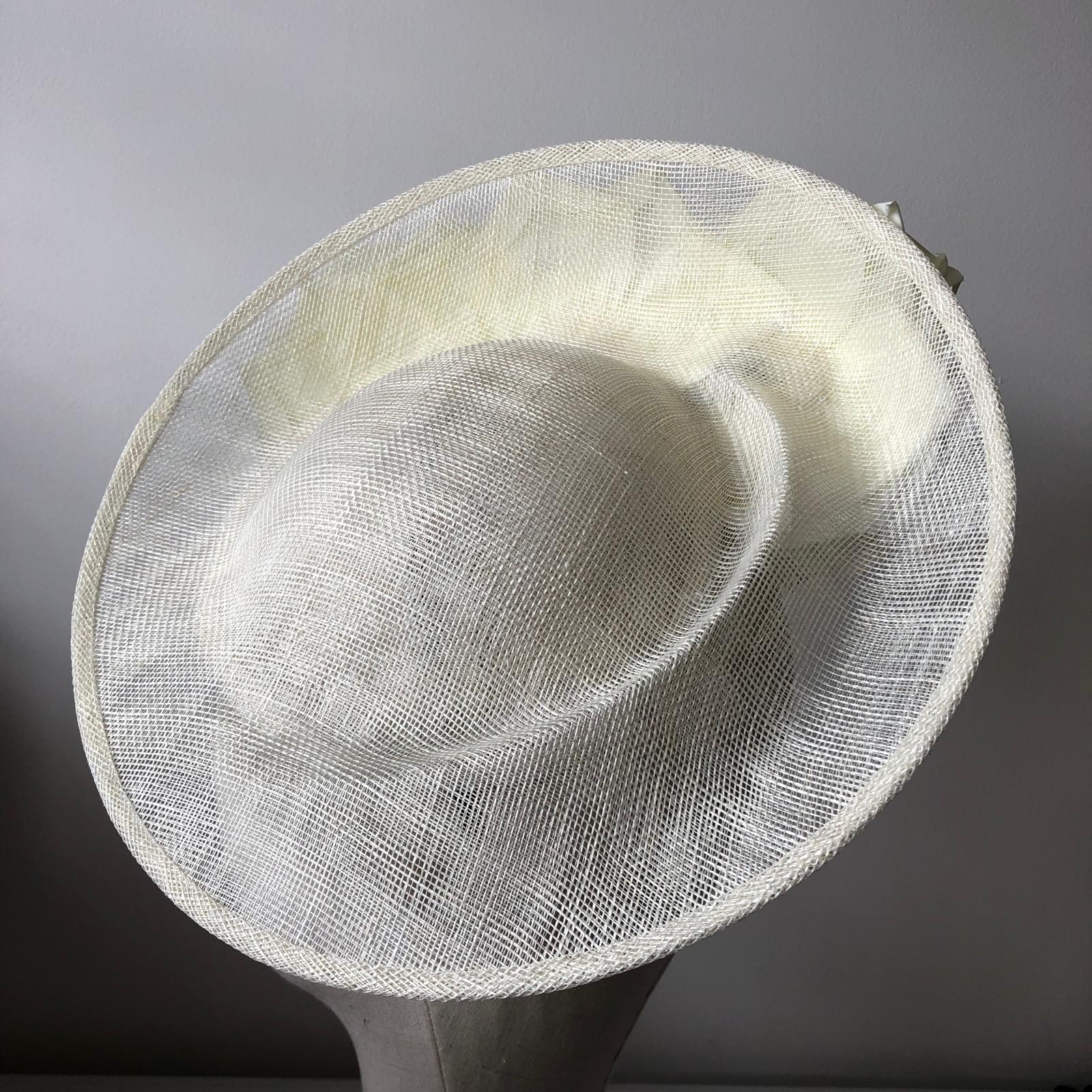 Fascinator Disc Cream Oval Scalloped Large Roses MHB06 - The Milliner's Hat Box