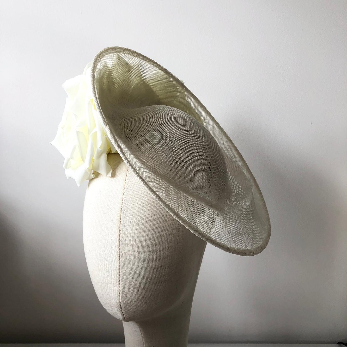 Fascinator Disc Cream Oval Scalloped Large Roses MHB06 - The Milliner's Hat Box